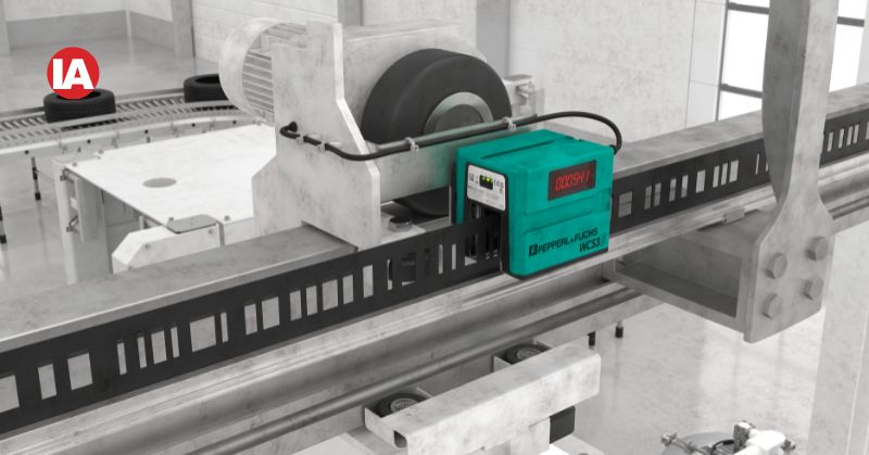 WCS3B IO Link Read Head  in typical application - Positioning of transfer cars with harsh environmental conditions.